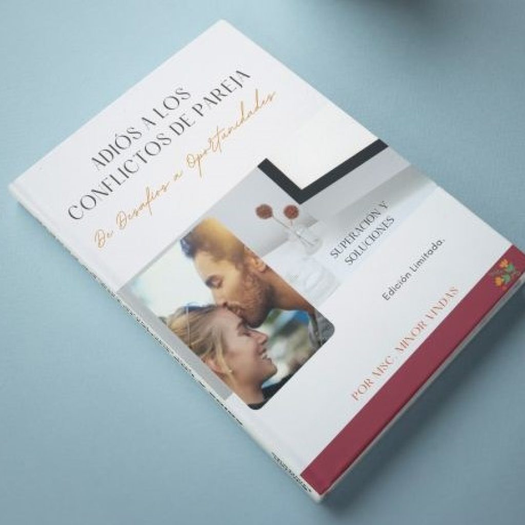 Hombre besa con ternura la frente de su pareja, quien sonríe en paz, simbolizando la solución a los conflictos de pareja que se explica en el ebook "Adiós a los Conflictos de Pareja